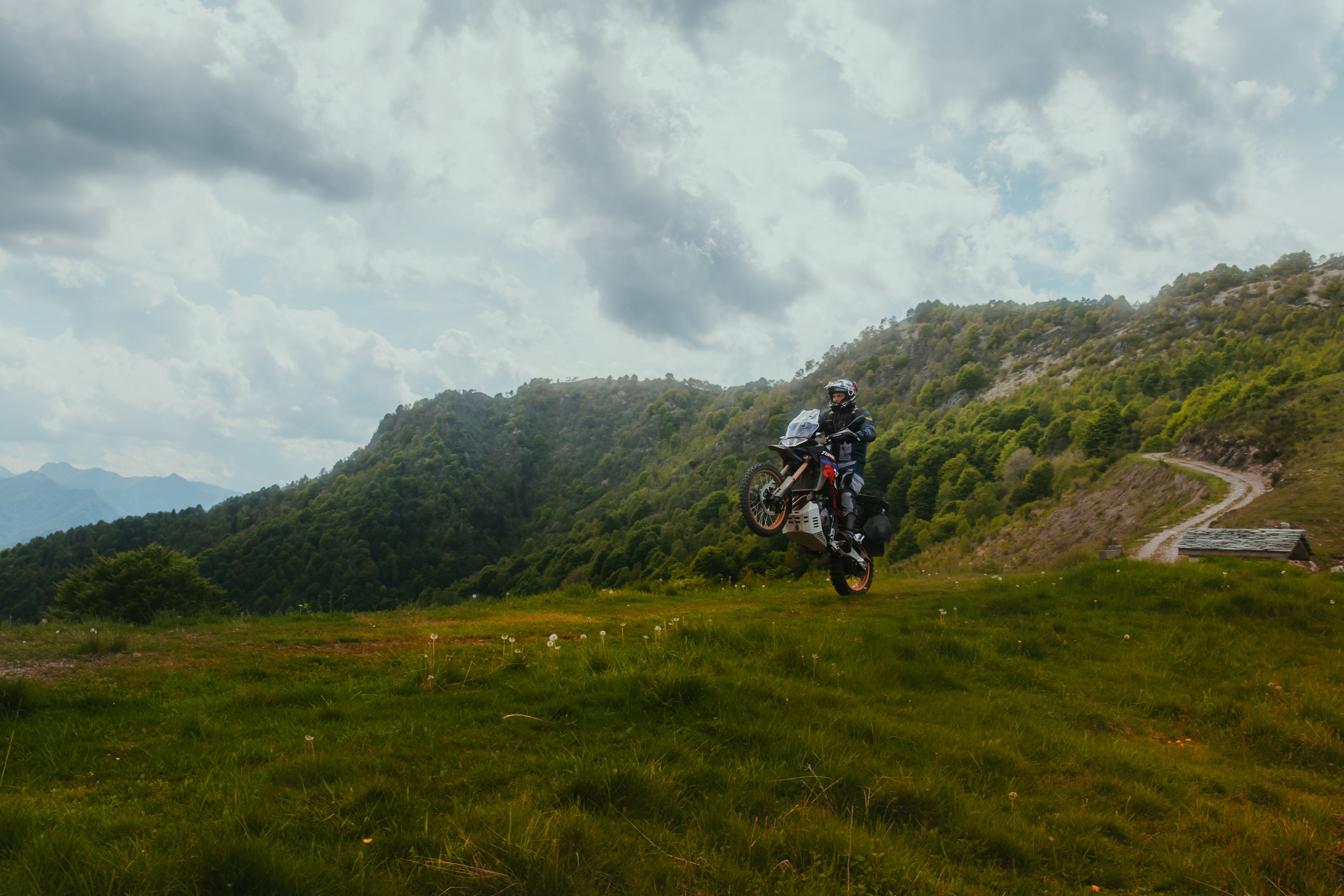 De beste zachte motorbagage voor adventure touring: een Enduristan-gids